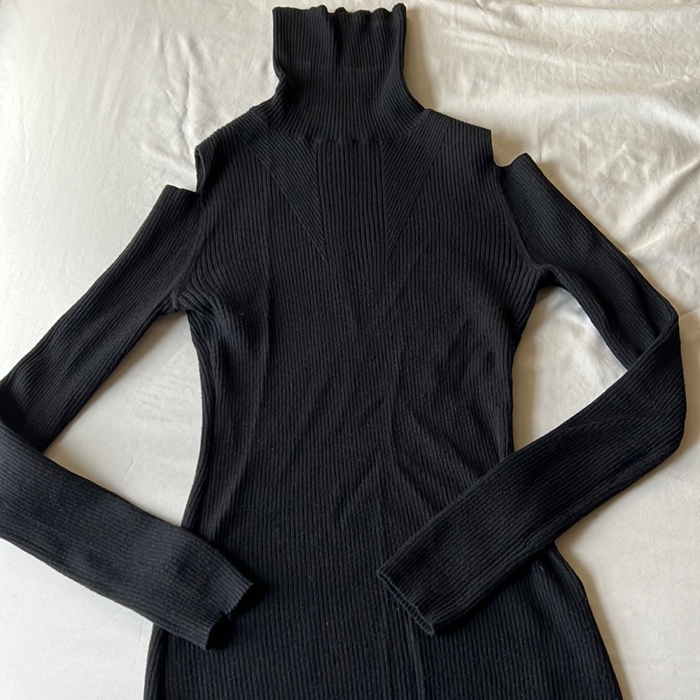 Athleta long sleeves turtle neck